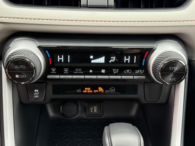 Toyota RAV4 Vehicle Image 20