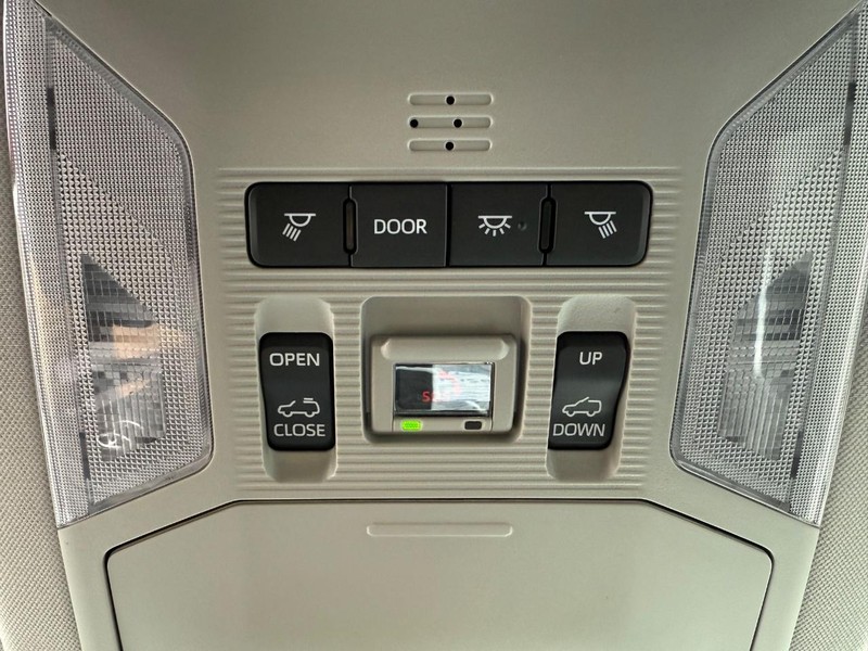 Toyota RAV4 Vehicle Image 23