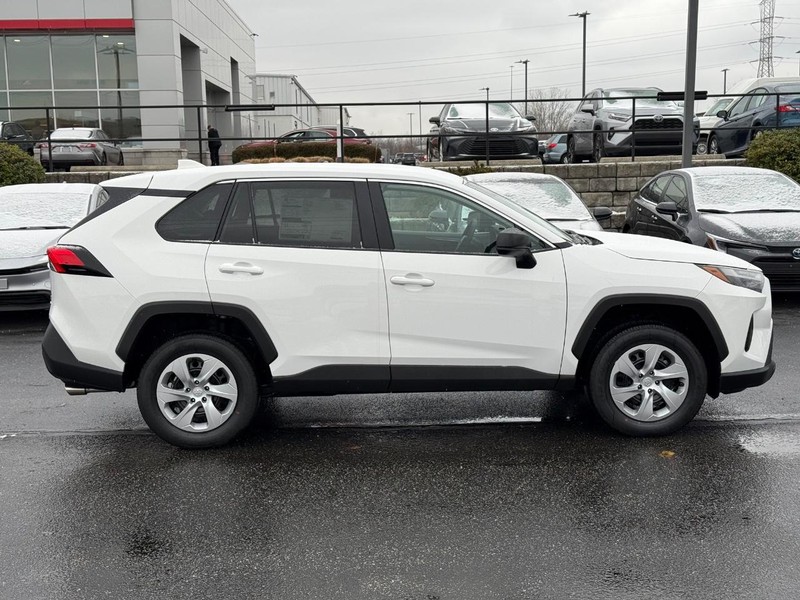 Toyota RAV4 Vehicle Image 02