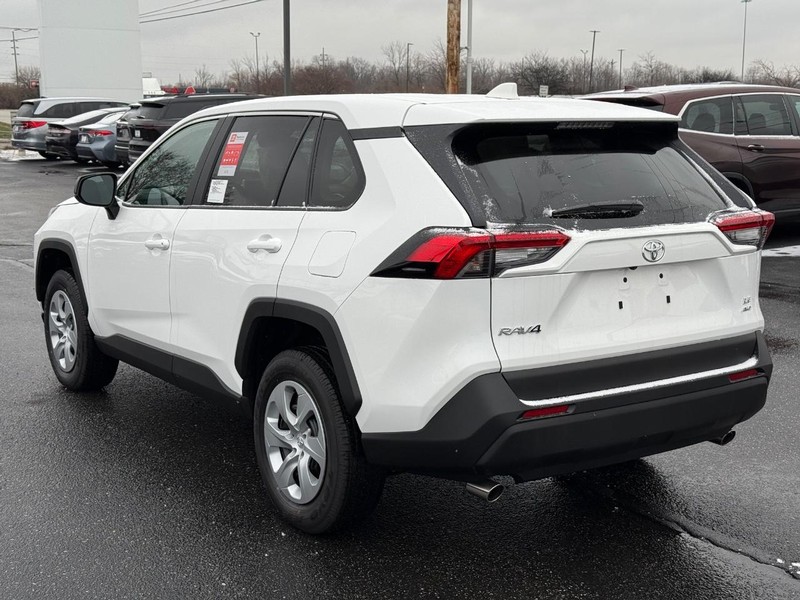 Toyota RAV4 Vehicle Image 05