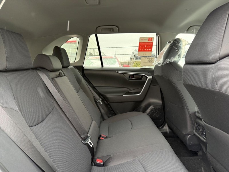 Toyota RAV4 Vehicle Image 10
