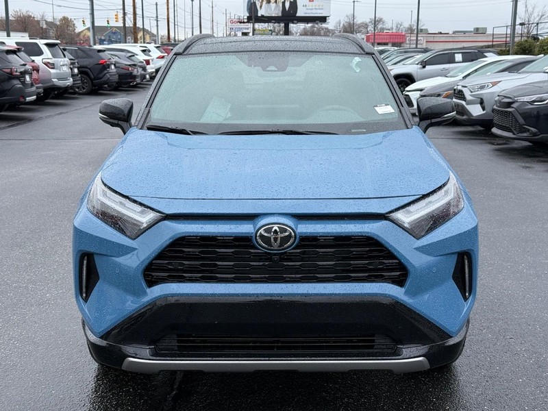 Toyota RAV4 Vehicle Image 10