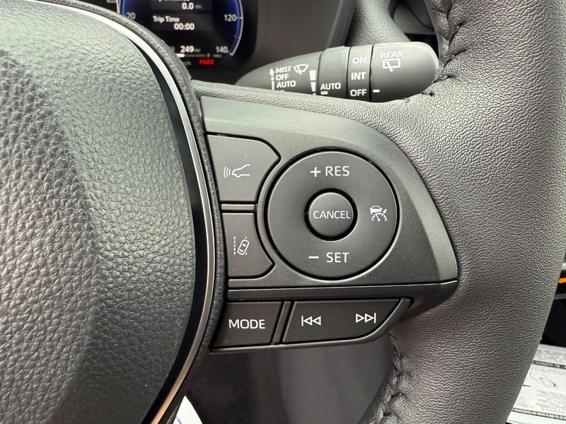 Toyota RAV4 Vehicle Image 16