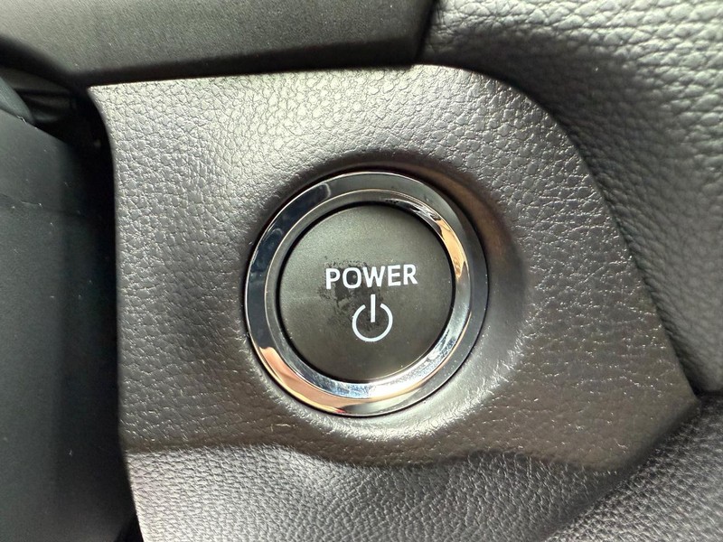 Toyota RAV4 Vehicle Image 17