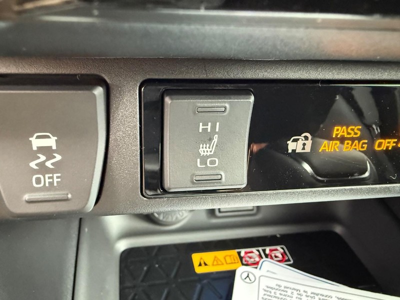 Toyota RAV4 Vehicle Image 18