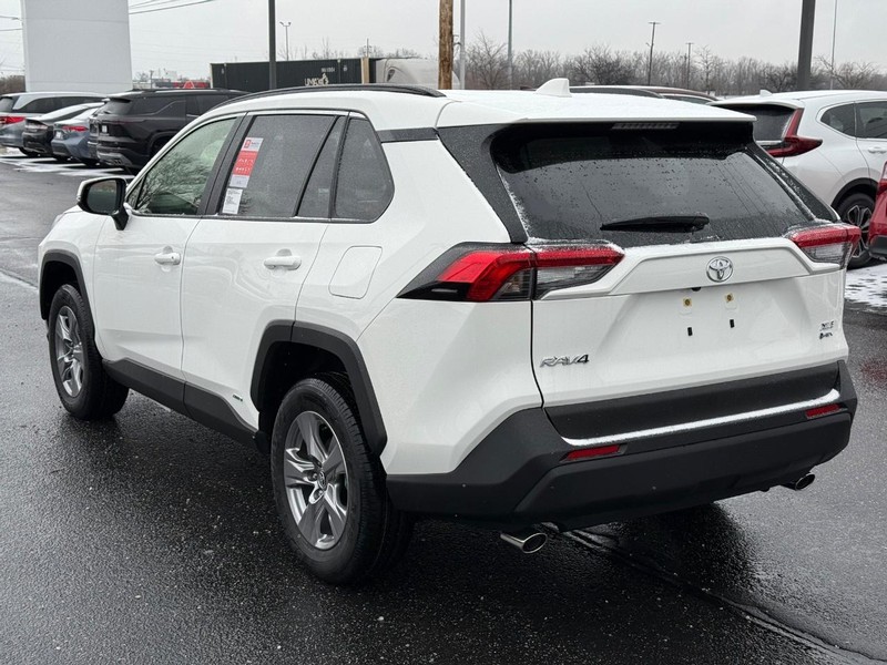 Toyota RAV4 Vehicle Image 05