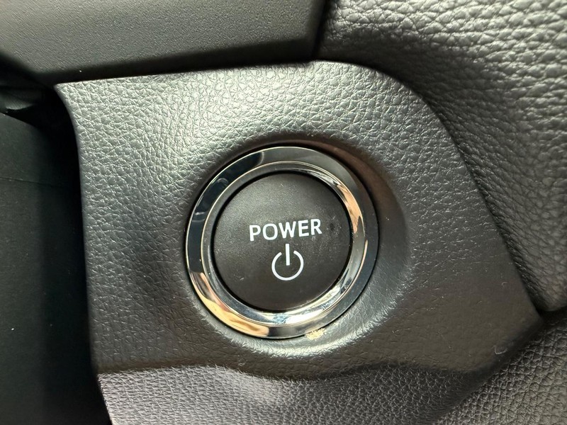 Toyota RAV4 Vehicle Image 17