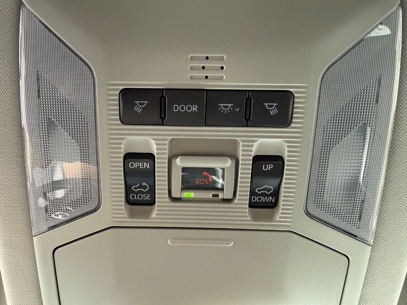 Toyota RAV4 Vehicle Image 23