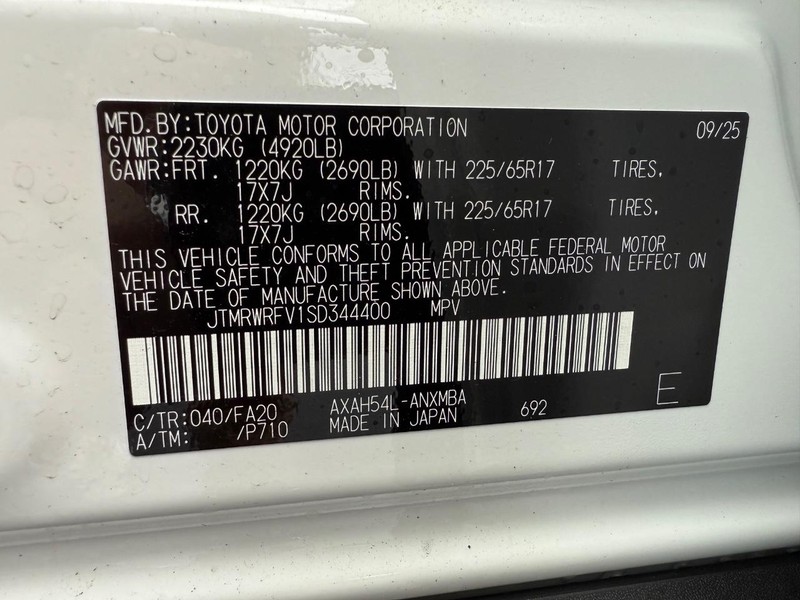 Toyota RAV4 Vehicle Image 28