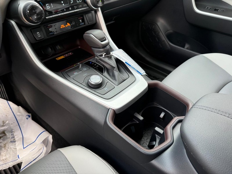 Toyota RAV4 Vehicle Image 22