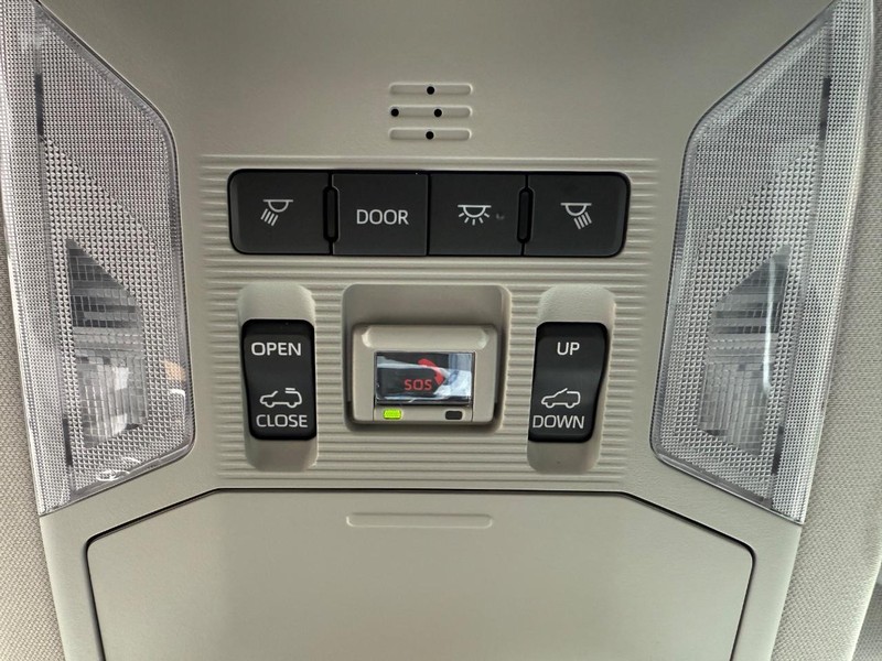 Toyota RAV4 Vehicle Image 24