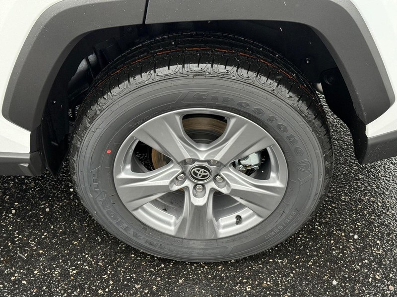 Toyota RAV4 Vehicle Image 06