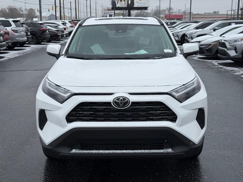 Toyota RAV4 Vehicle Image 10