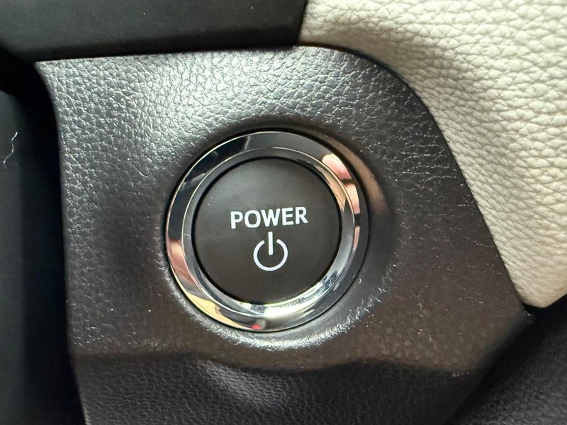 Toyota RAV4 Vehicle Image 17