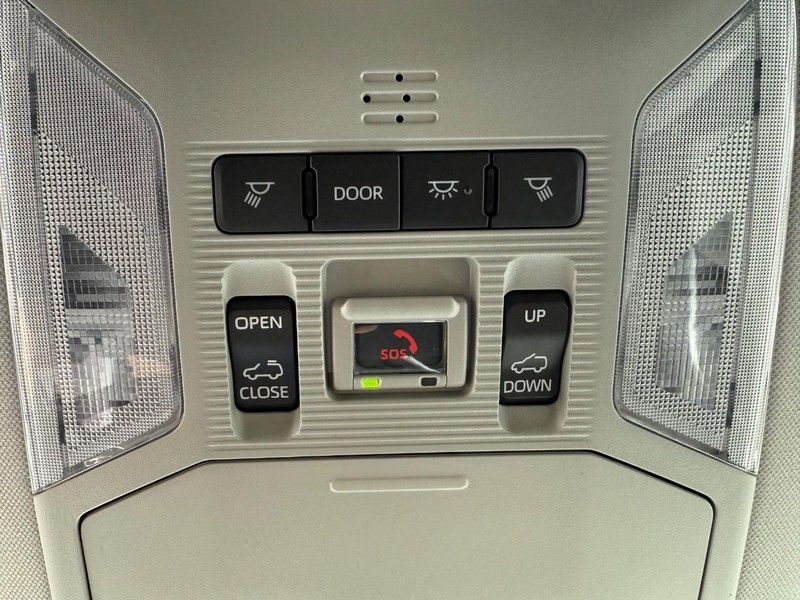 Toyota RAV4 Vehicle Image 23