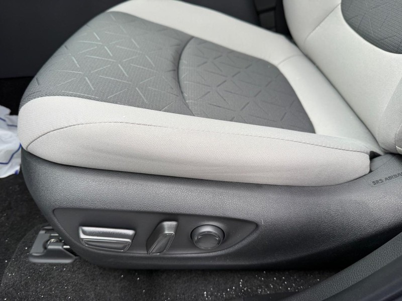 Toyota RAV4 Vehicle Image 27