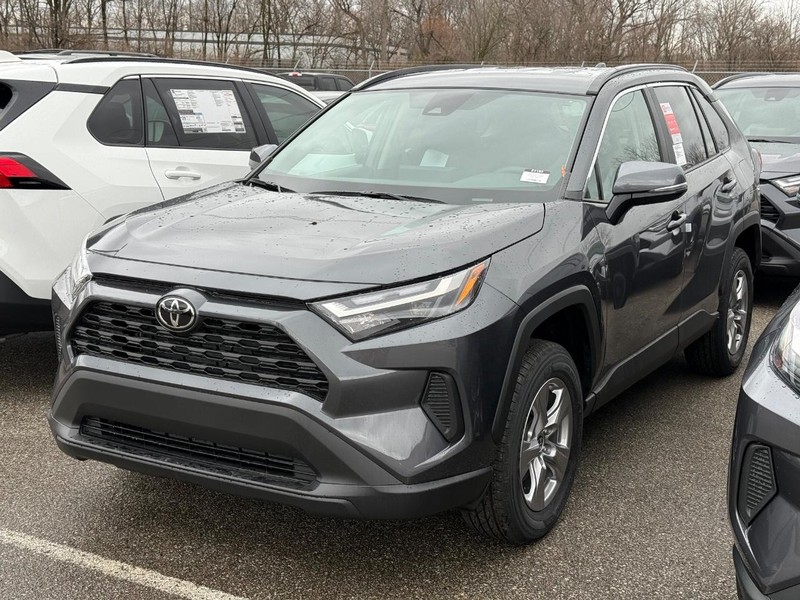 Toyota RAV4 Vehicle Image 02