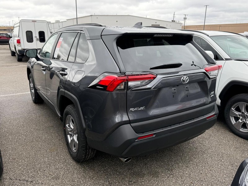 Toyota RAV4 Vehicle Image 03