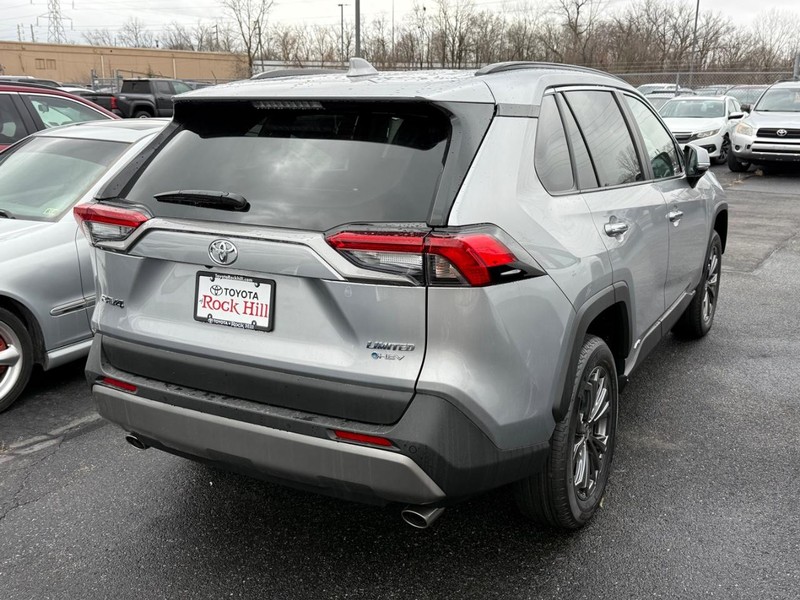 Toyota RAV4 Vehicle Image 04