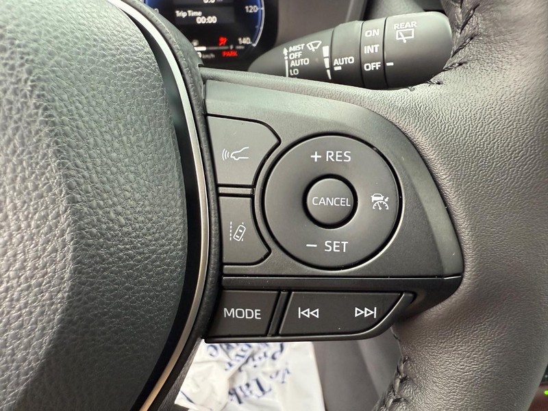 Toyota RAV4 Vehicle Image 13