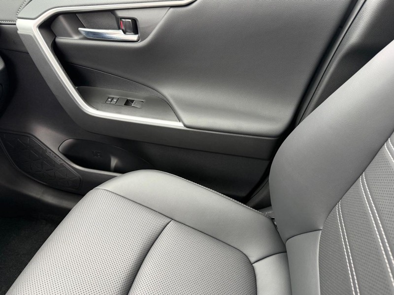 Toyota RAV4 Vehicle Image 20