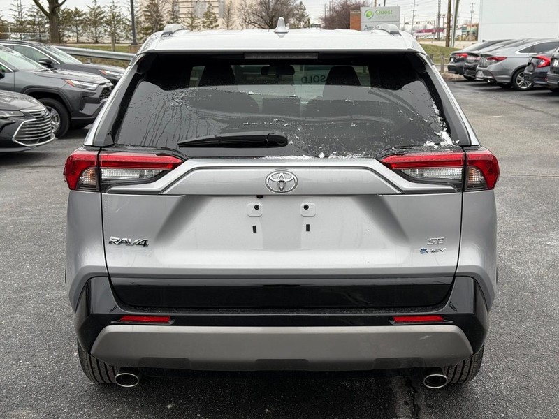 Toyota RAV4 Vehicle Image 04