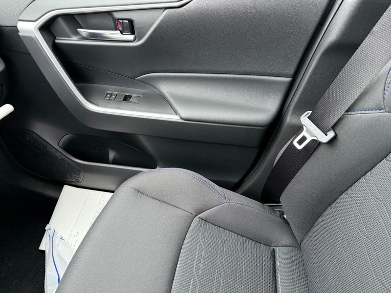 Toyota RAV4 Vehicle Image 20