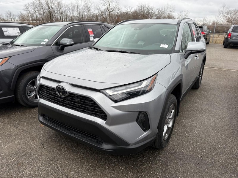 Toyota RAV4 Vehicle Image 02