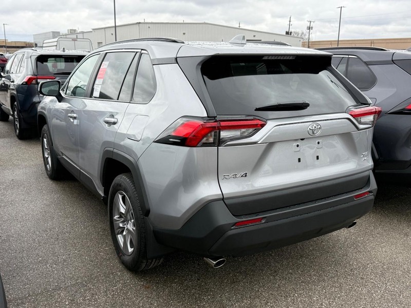 Toyota RAV4 Vehicle Image 03