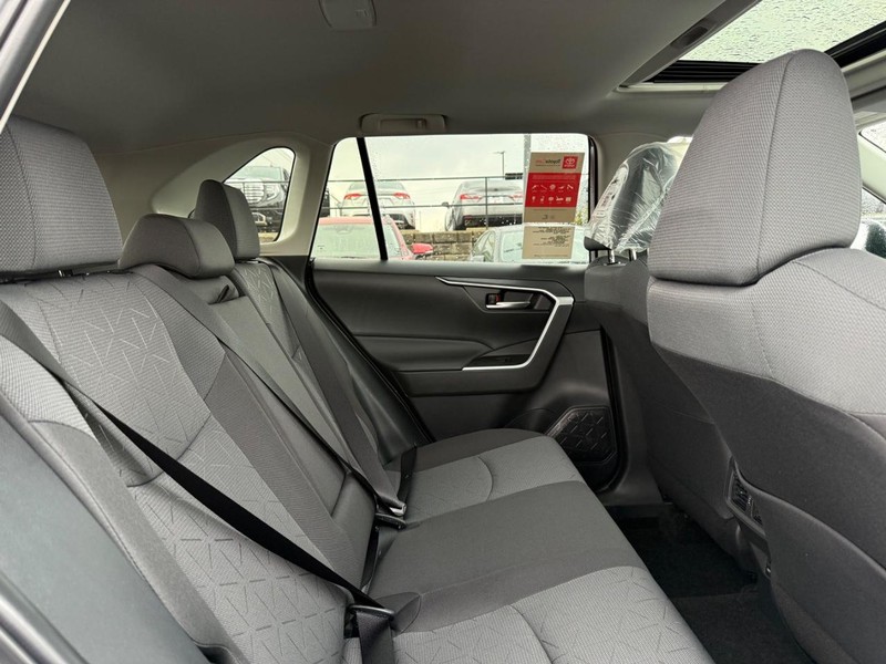 Toyota RAV4 Vehicle Image 11