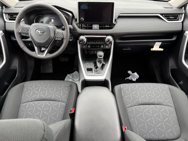 Toyota RAV4 Vehicle Image 13