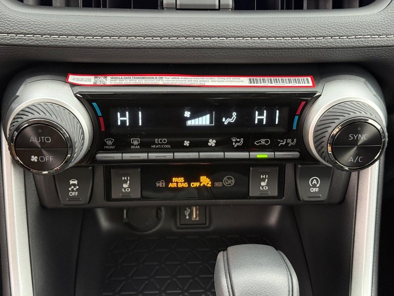 Toyota RAV4 Vehicle Image 21