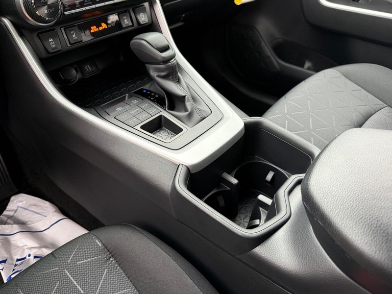 Toyota RAV4 Vehicle Image 22