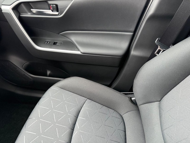 Toyota RAV4 Vehicle Image 23