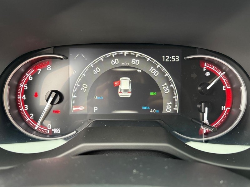 Toyota RAV4 Vehicle Image 25