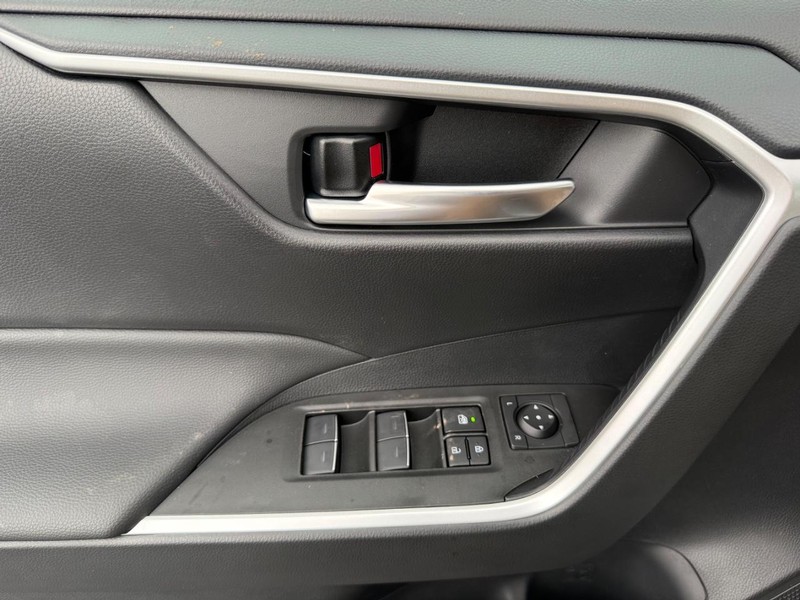 Toyota RAV4 Vehicle Image 27