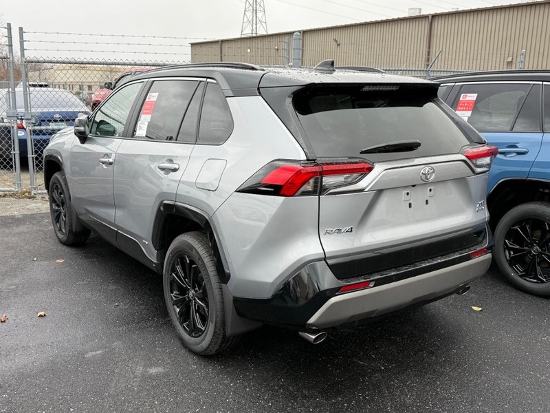 Toyota RAV4 Vehicle Image 03