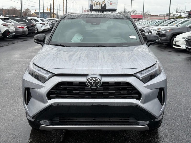 Toyota RAV4 Vehicle Image 10