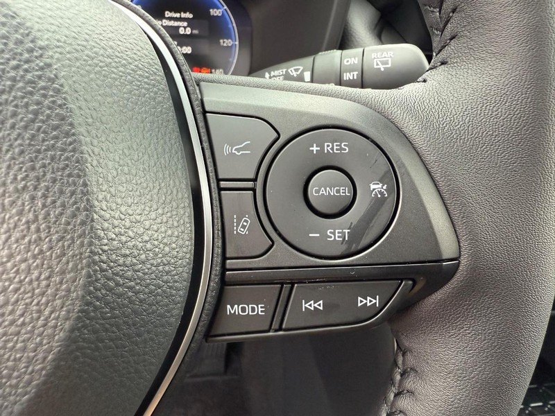 Toyota RAV4 Vehicle Image 16