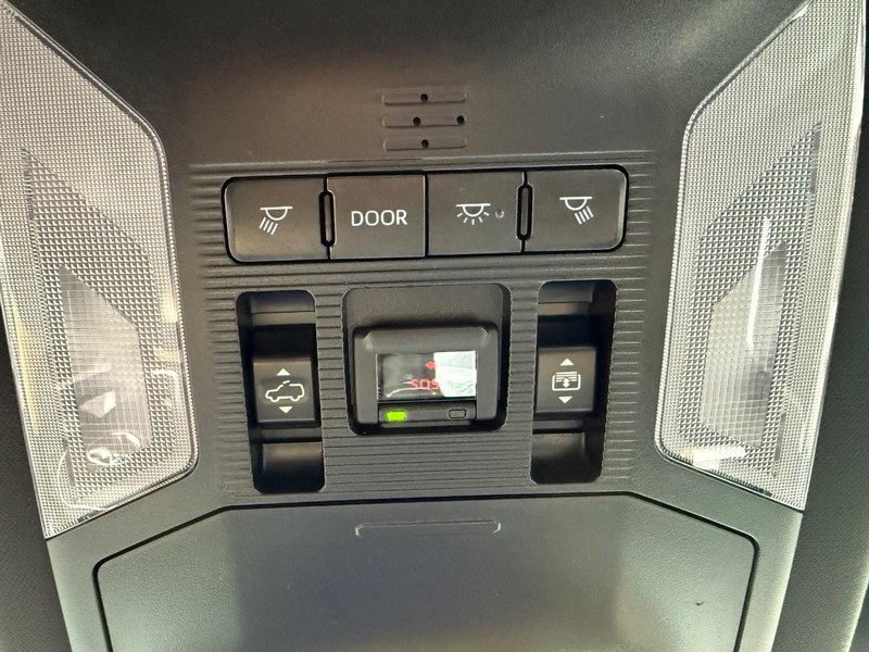 Toyota RAV4 Vehicle Image 24