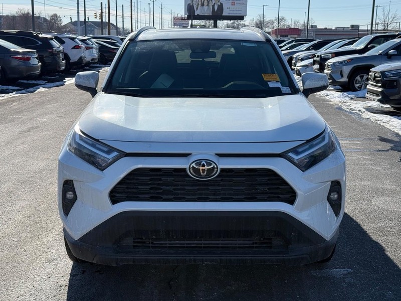 Toyota RAV4 Vehicle Image 10