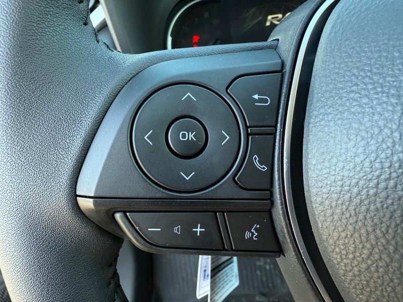 Toyota RAV4 Vehicle Image 15