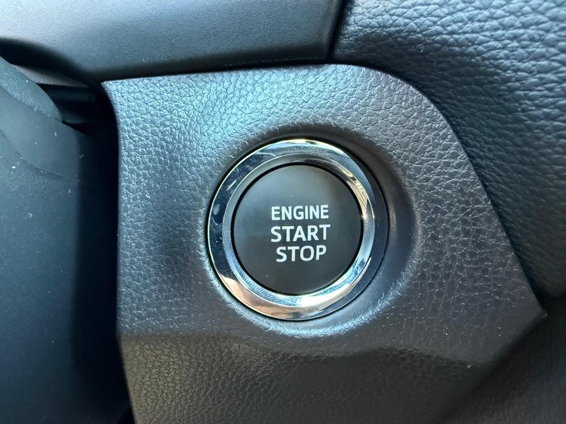 Toyota RAV4 Vehicle Image 17