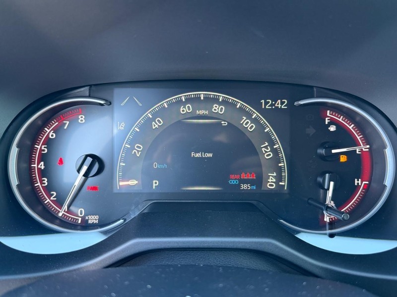 Toyota RAV4 Vehicle Image 24