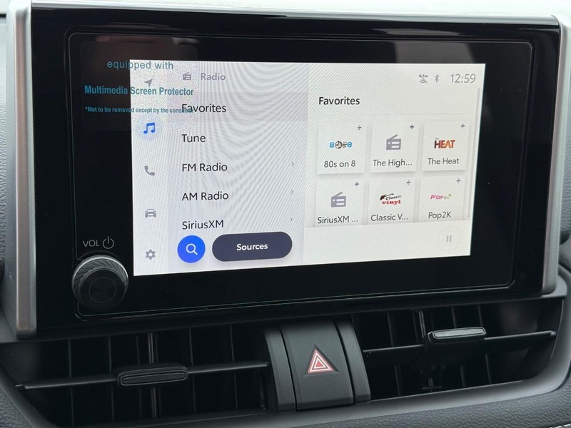 Toyota RAV4 Vehicle Image 15