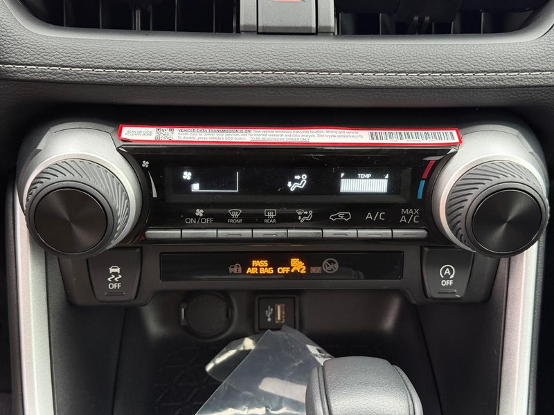 Toyota RAV4 Vehicle Image 17