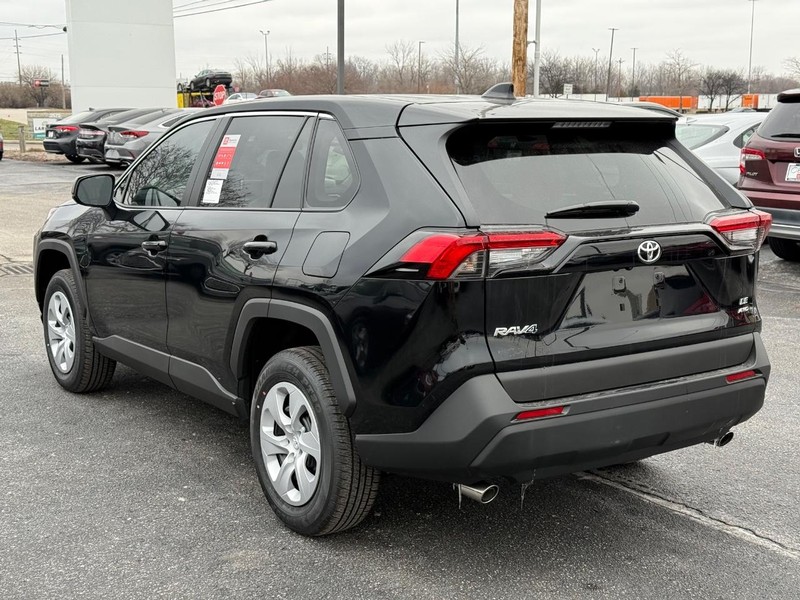 Toyota RAV4 Vehicle Image 05