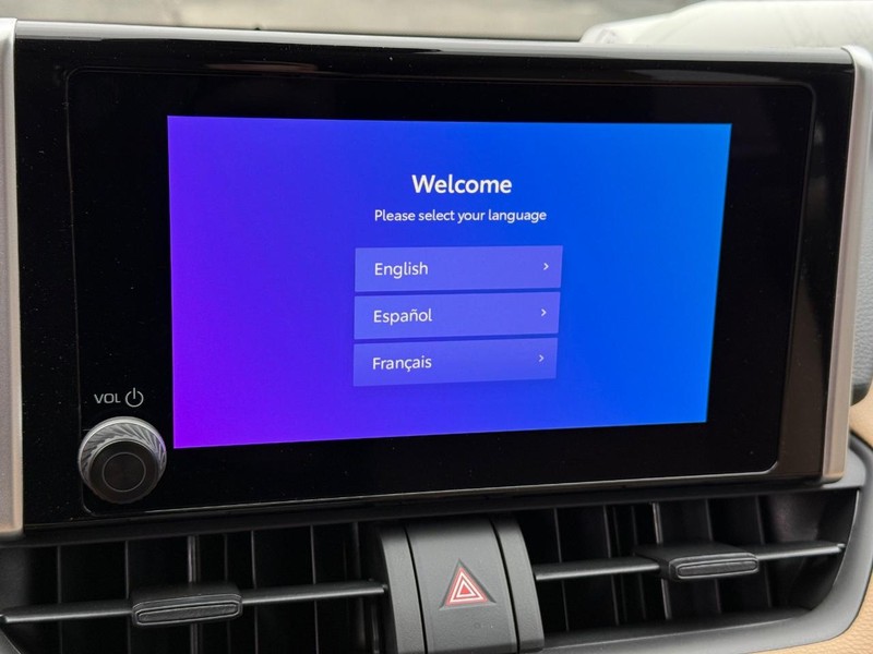 Toyota RAV4 Vehicle Image 15