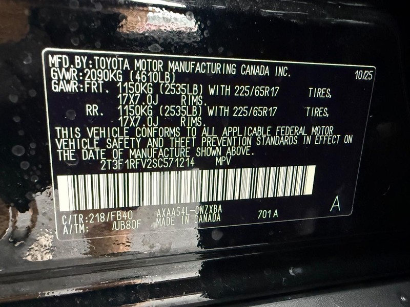 Toyota RAV4 Vehicle Image 24