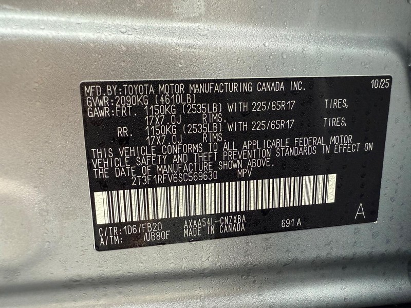 Toyota RAV4 Vehicle Image 24